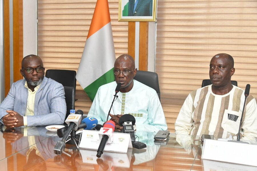 cote-d-ivoire-lorganisation-interprofessionnelle-agricole-oia-cafe-cacao-fa_ndgtn655tlb